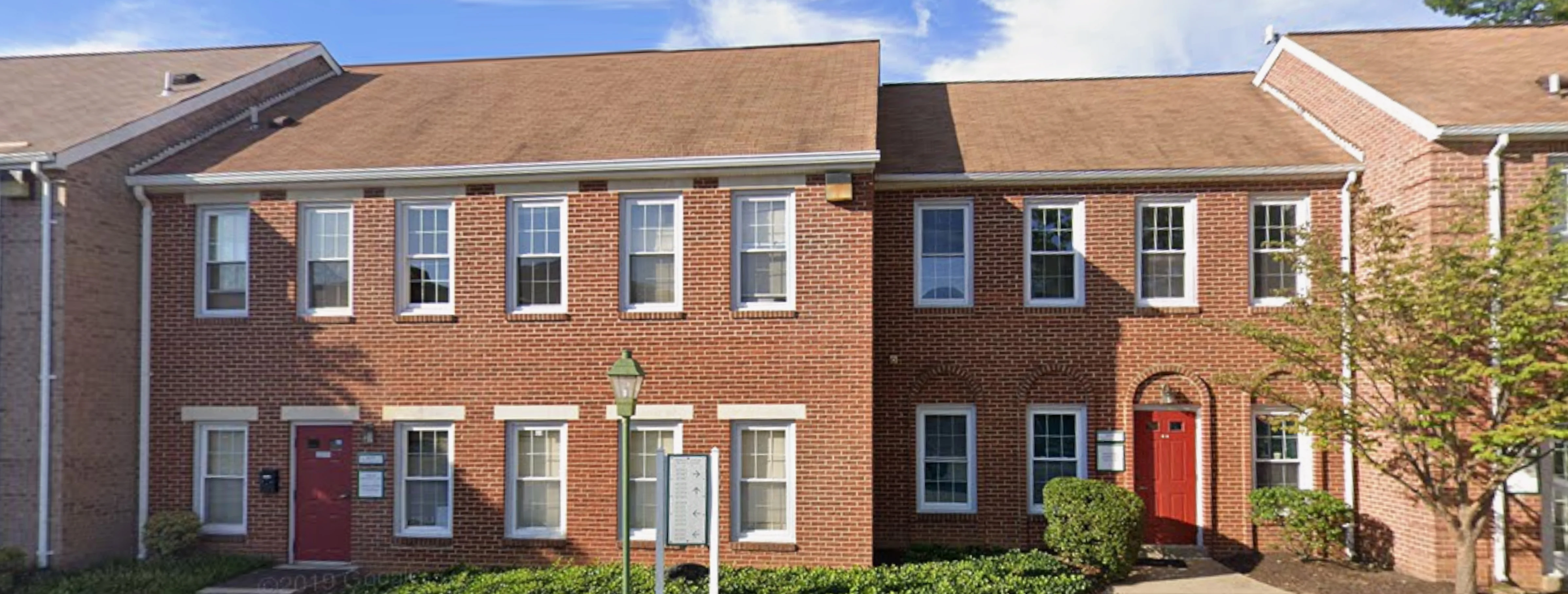 Exterior view of Uyghur Islamic Center Fairfax building